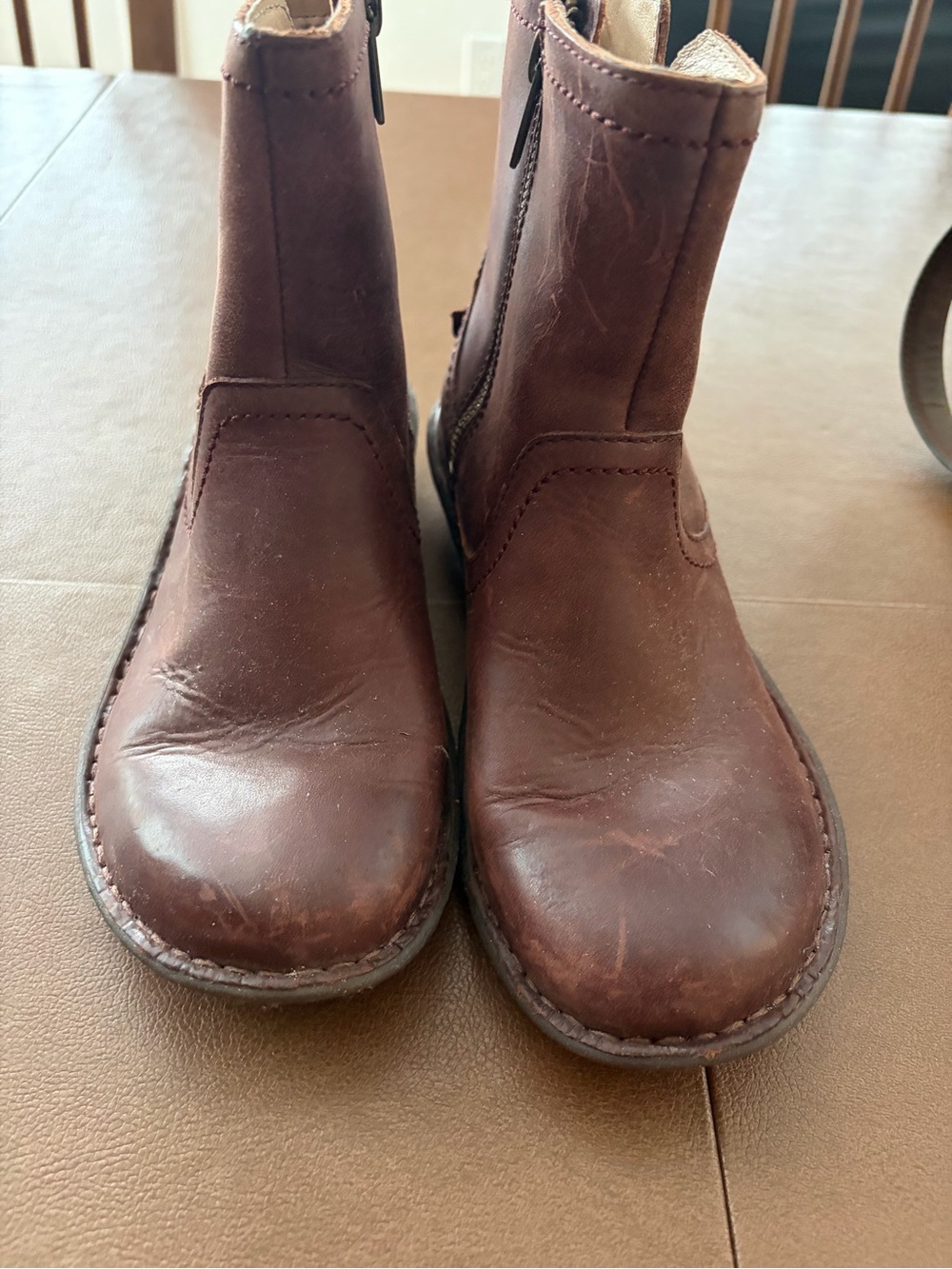 UGG Neevah Ladies Shearling Lined Boots Leather 1004177 Ankle Side Zipper Size 6